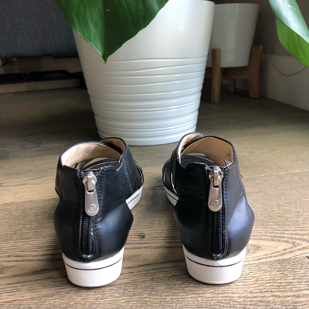 WIDE STRAP SANDALS - Picture 3 of 3